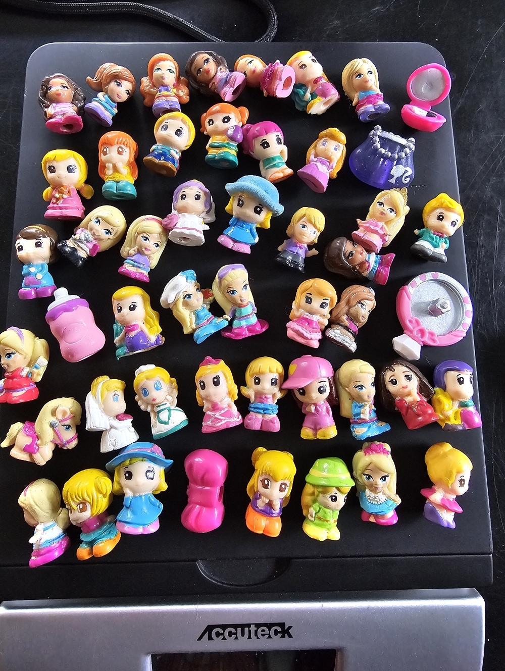 Lot Of Polly Pocket And Barbie Squinkies